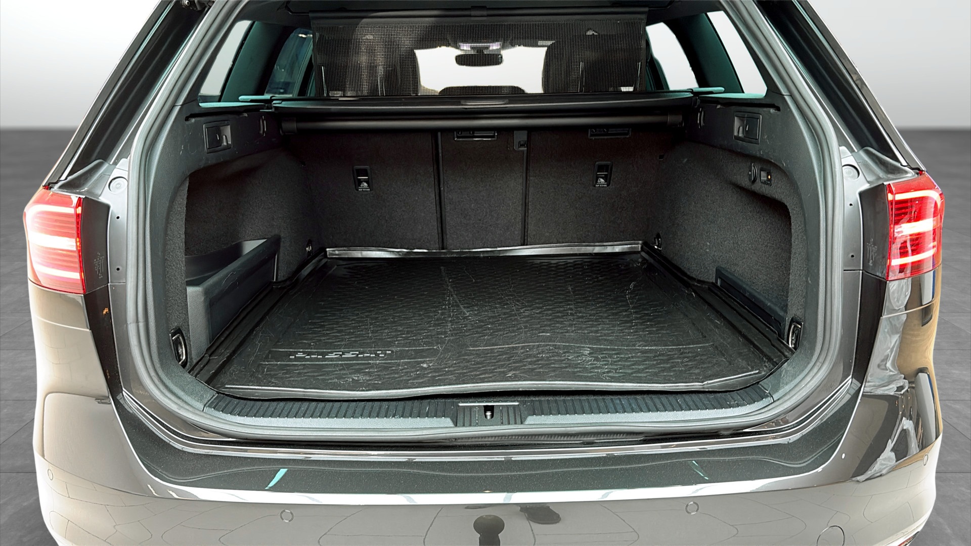 Volkswagen Passat Sportscombi YWW364