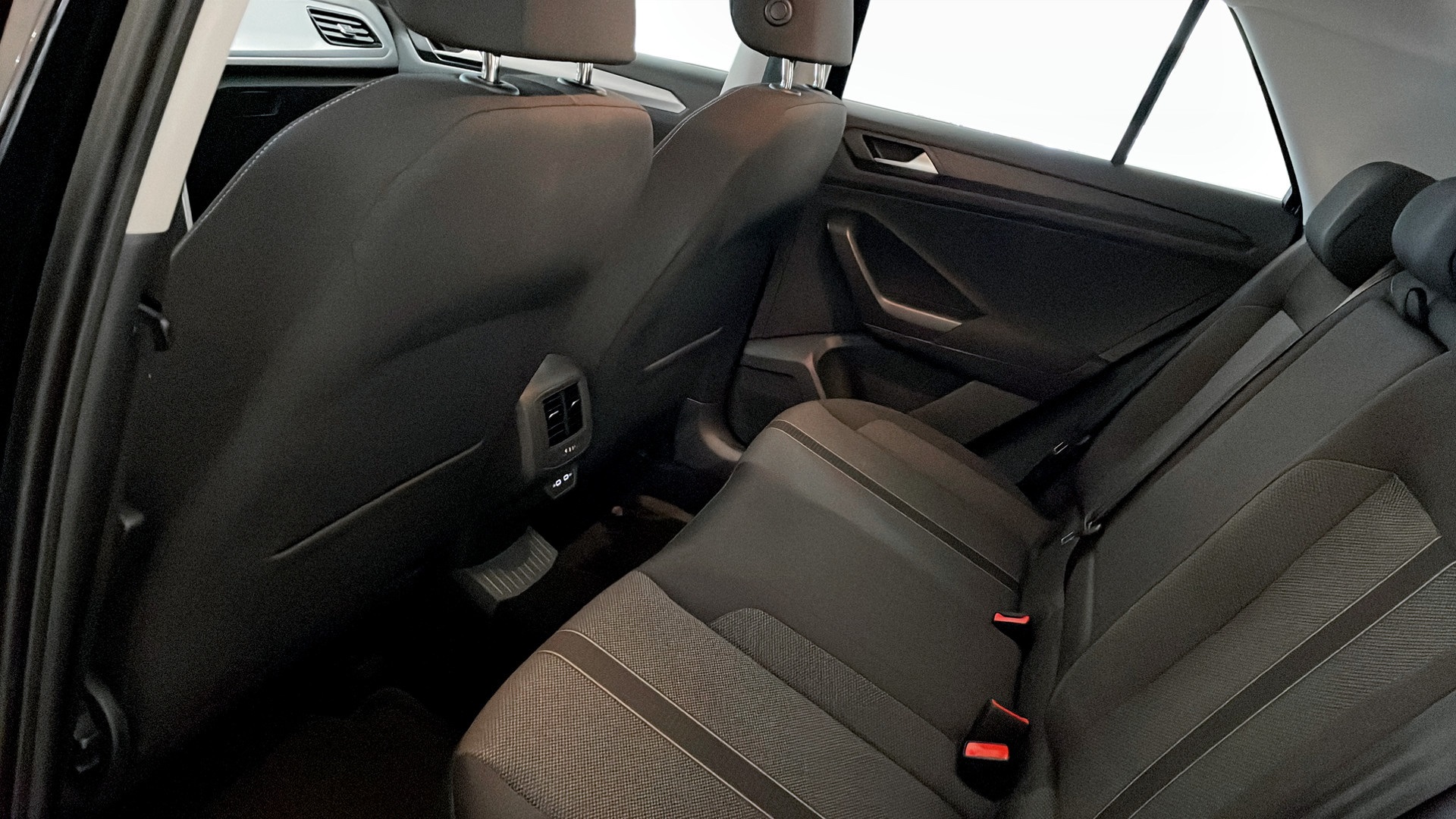 Volkswagen T-Roc YXC05M