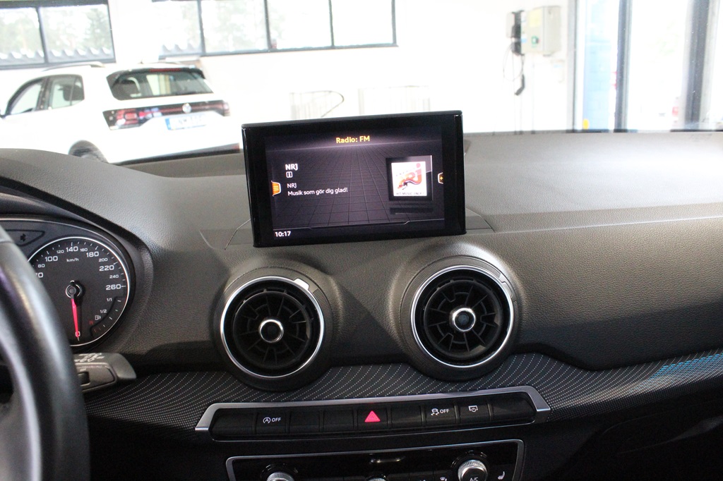 Audi Q2 YXM571
