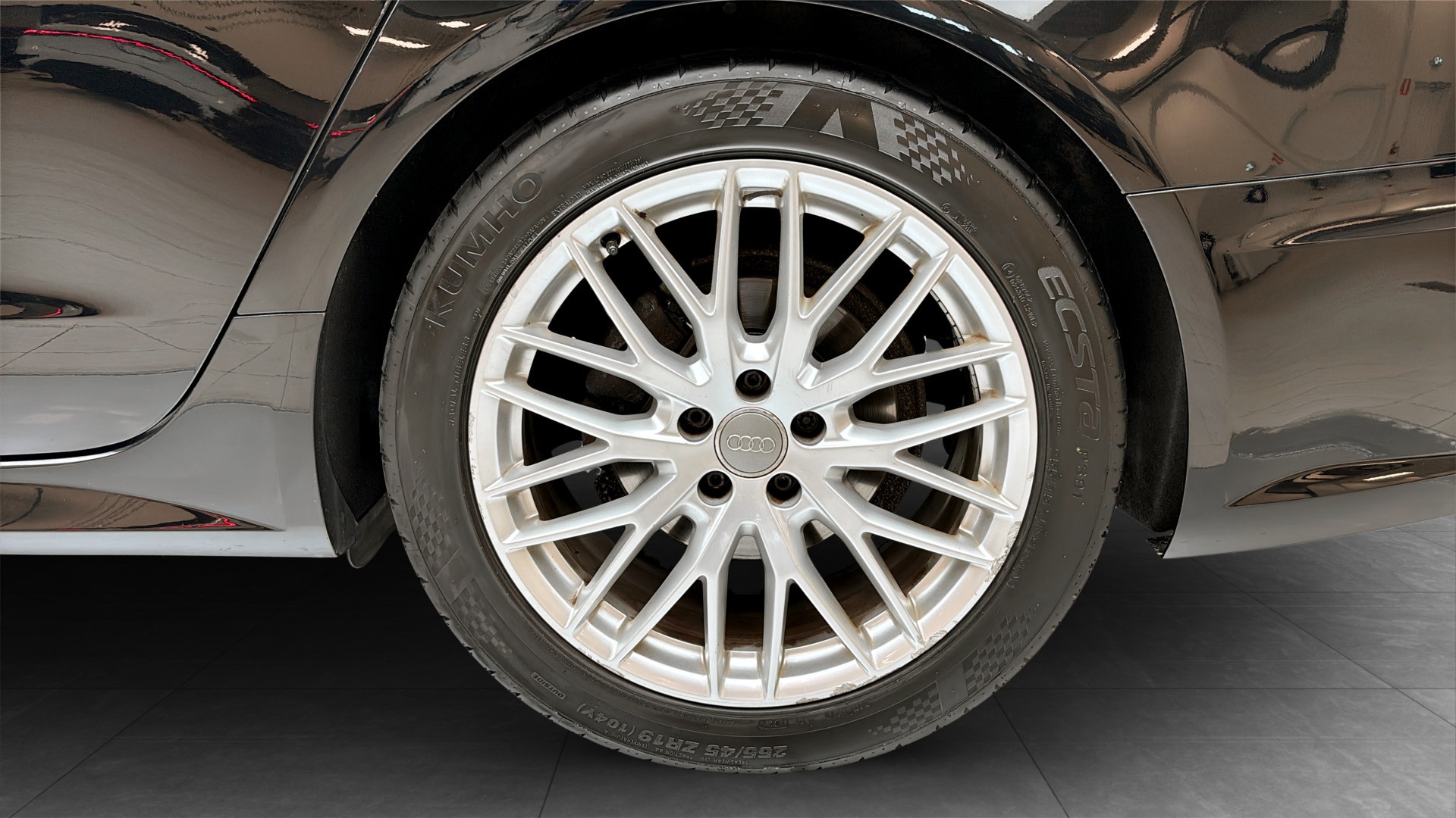 Audi A6 Sedan YXM585
