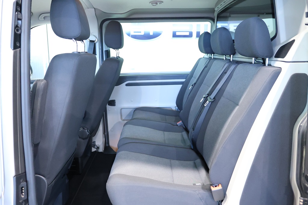 Volkswagen T6 Transporter Kombi YXP990