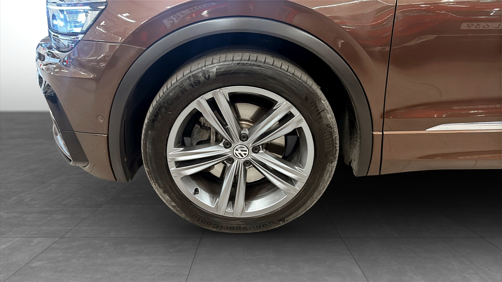 Volkswagen Tiguan YXR719