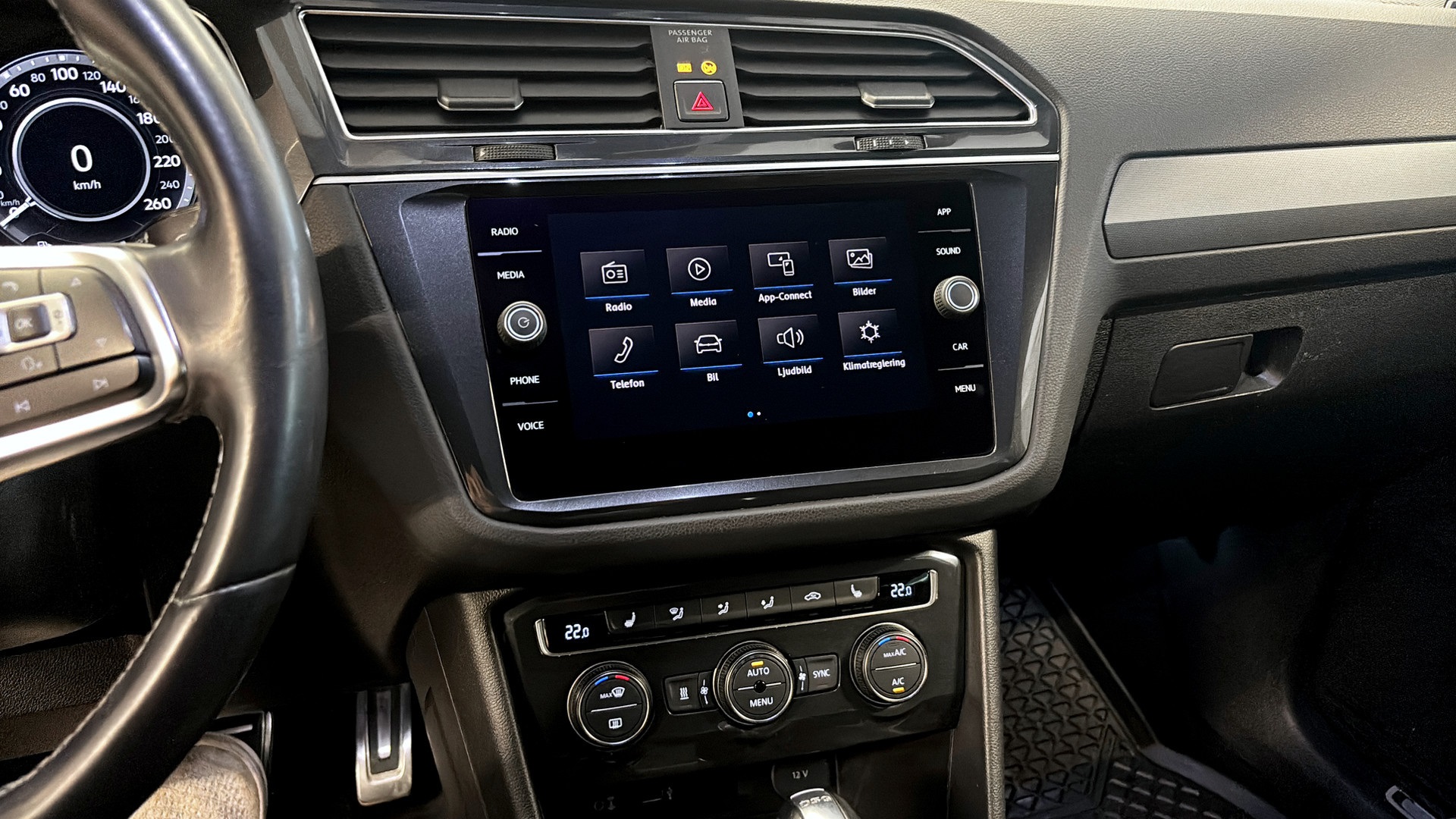 Volkswagen Tiguan YXR719