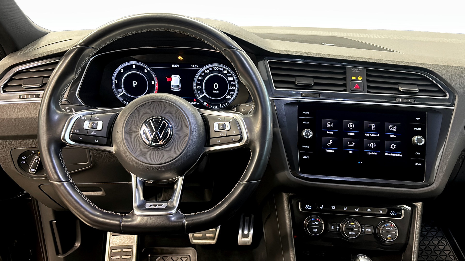 Volkswagen Tiguan YXR719