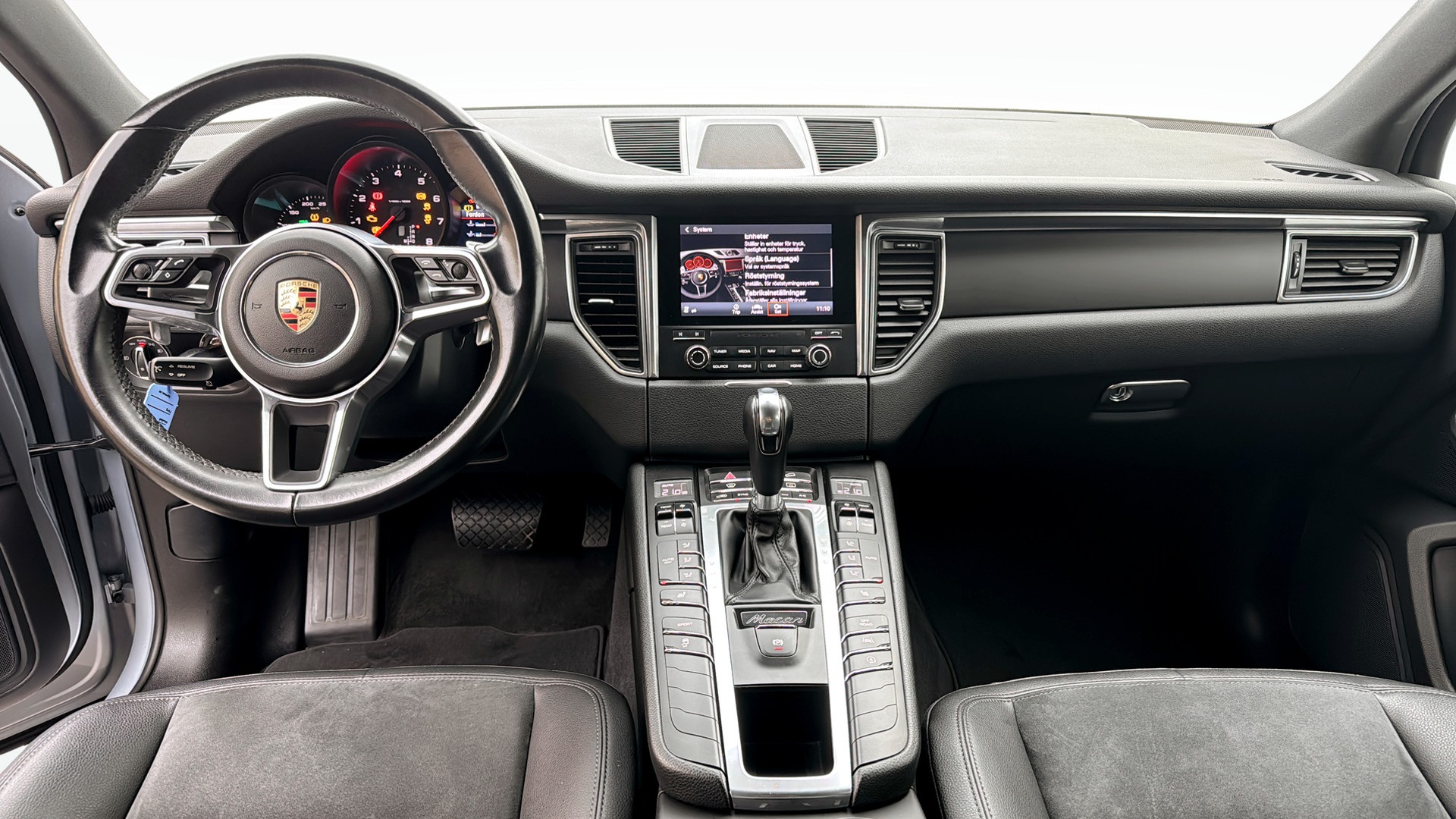Porsche Macan YXU346