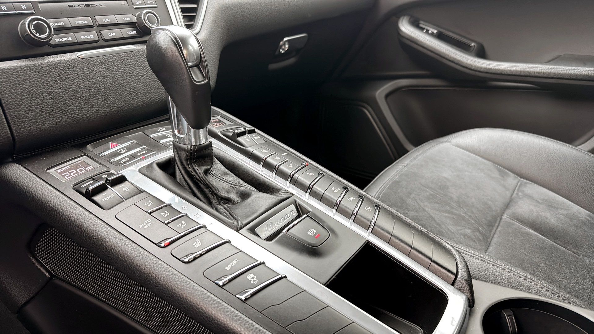 Porsche Macan YXU346