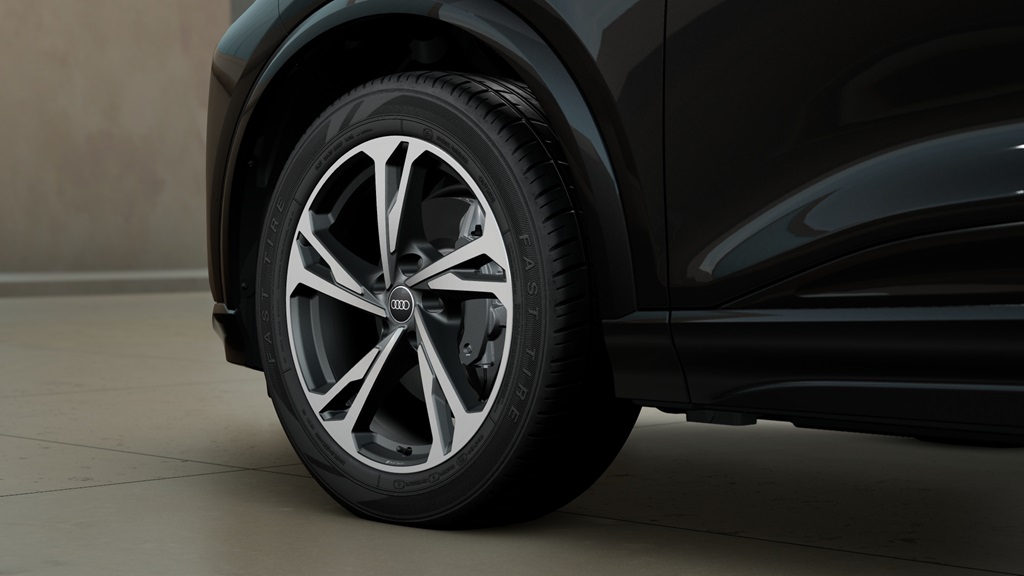 Audi Q6 e-tron YXW04U