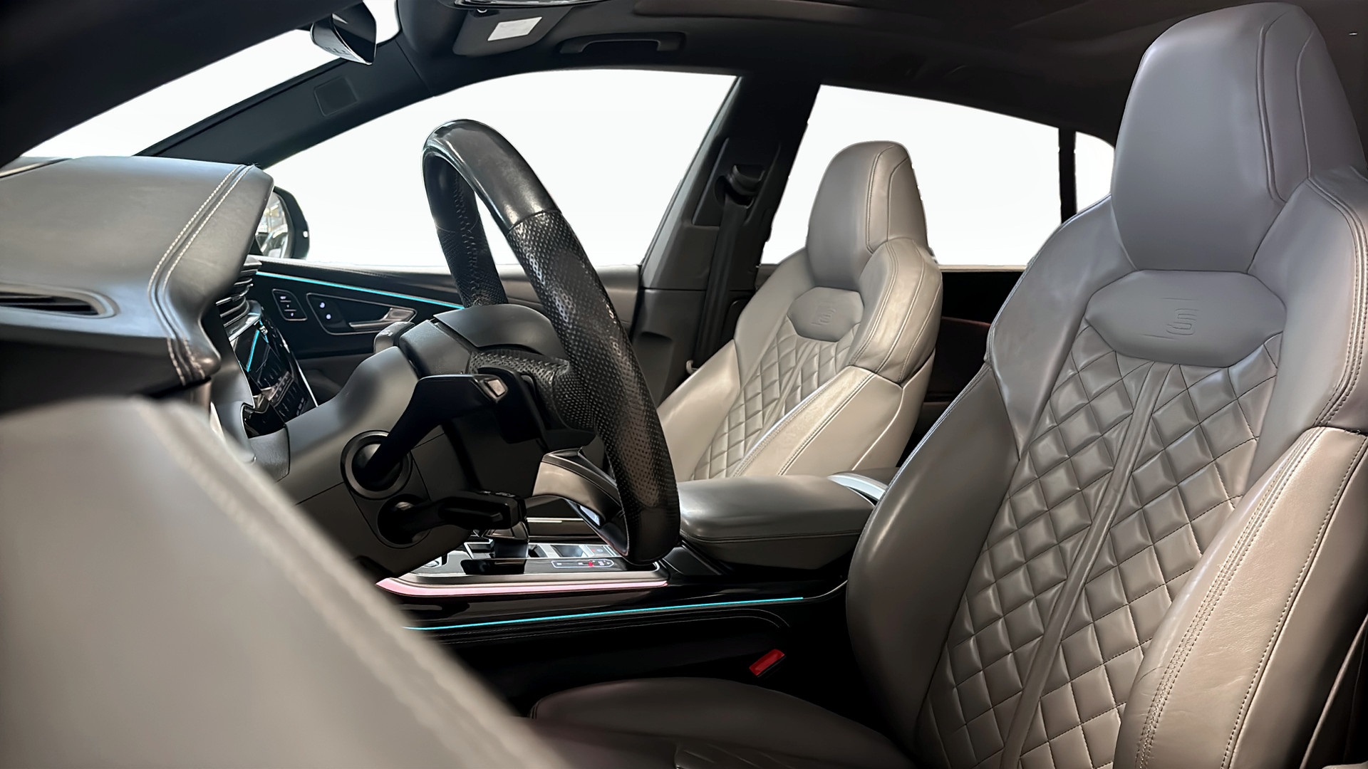 Audi Q8 YXW840