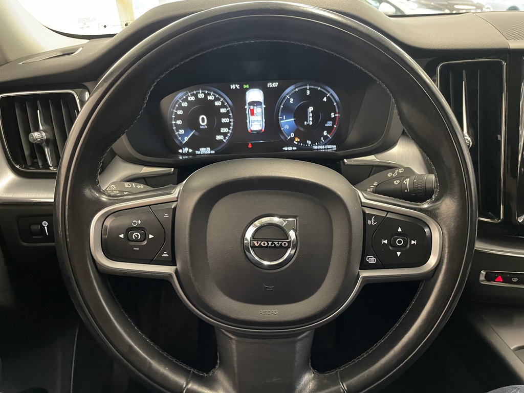 Volvo XC60 YYB736