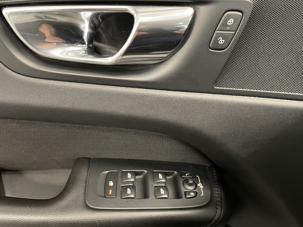 Volvo XC60 YYB736