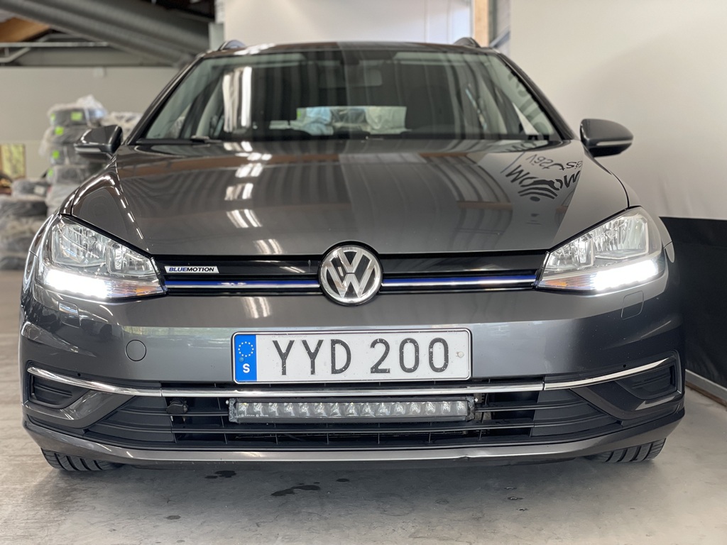 Volkswagen Golf YYD200