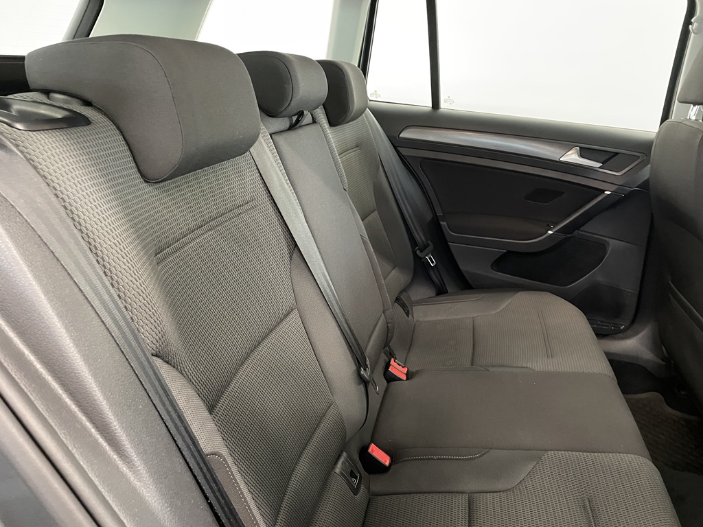Volkswagen Golf YYD200