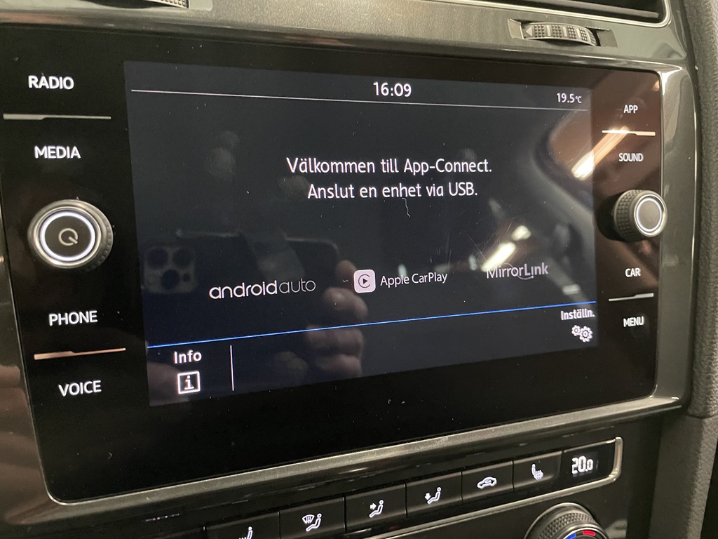 Volkswagen Golf YYD200