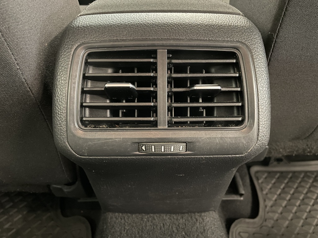 Volkswagen Golf YYD200