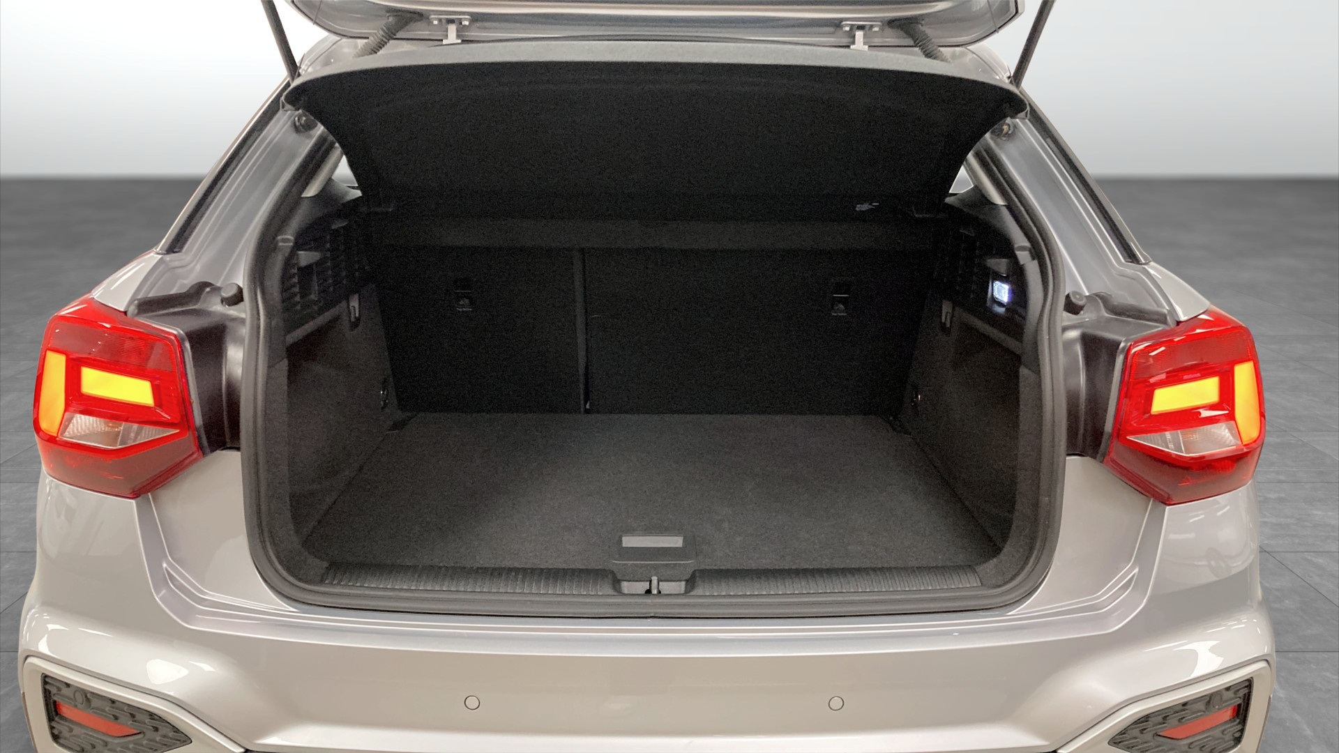 Audi Q2 YYH43S
