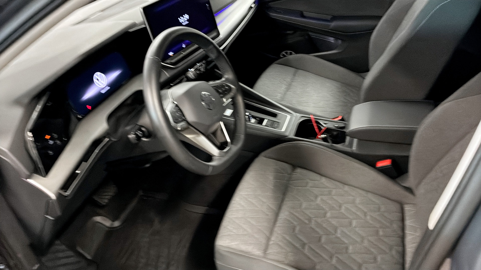 Volkswagen Golf YYH70W