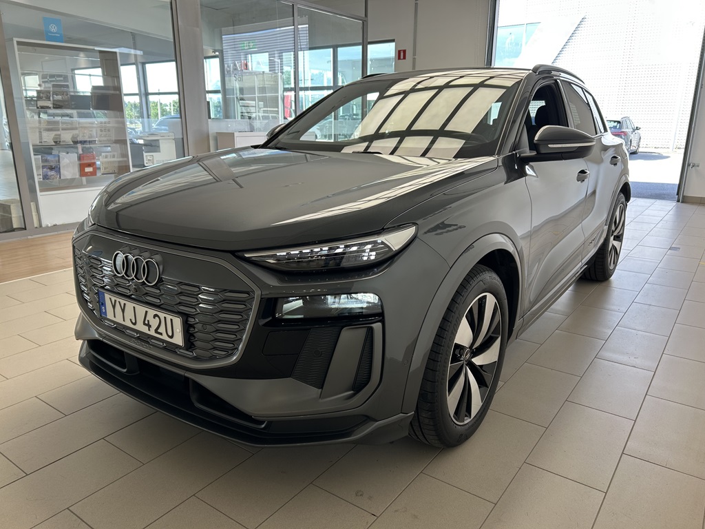 Audi Q6 e-tron YYJ42U