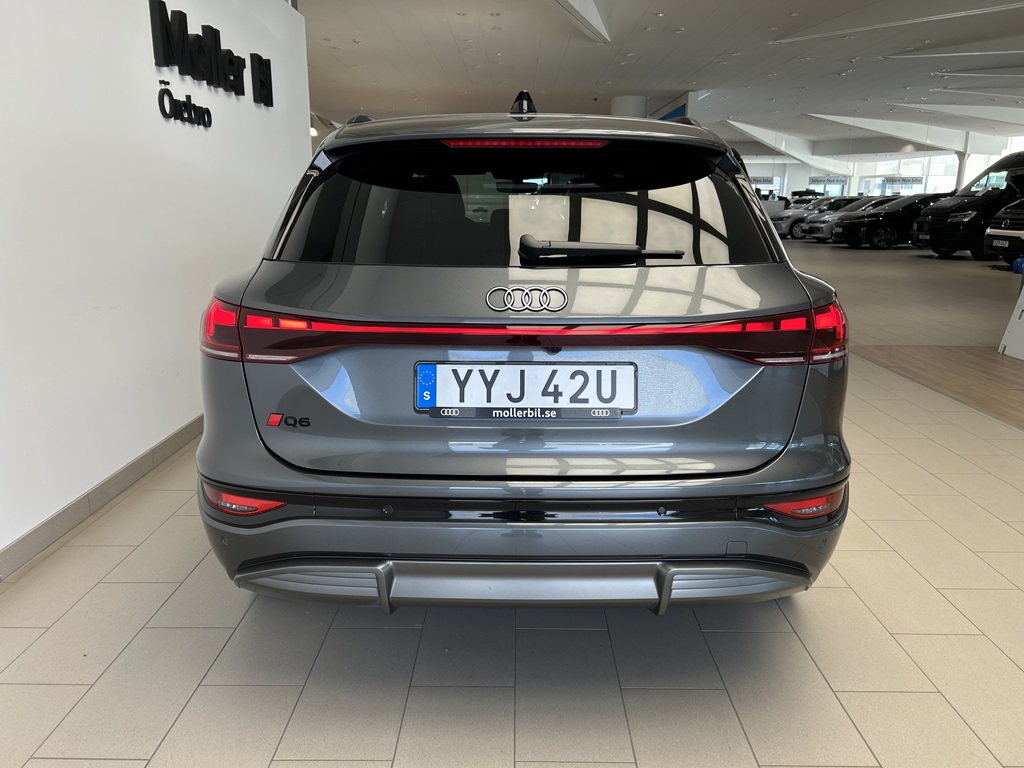 Audi Q6 e-tron YYJ42U