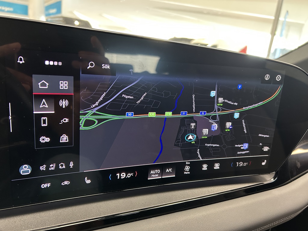 Audi Q6 e-tron YYJ42U