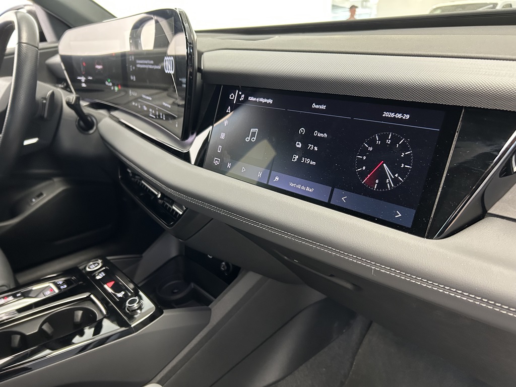 Audi Q6 e-tron YYJ42U