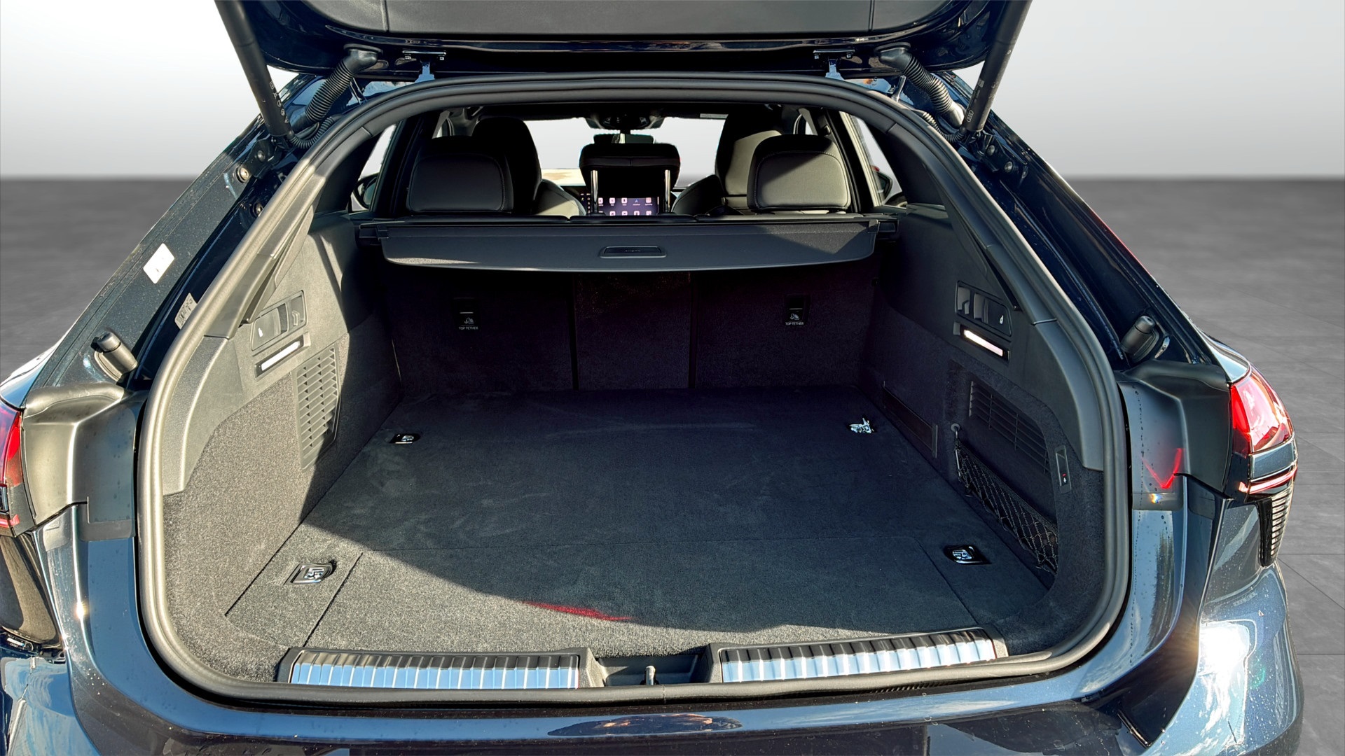 Audi A6 Avant YYM43Z