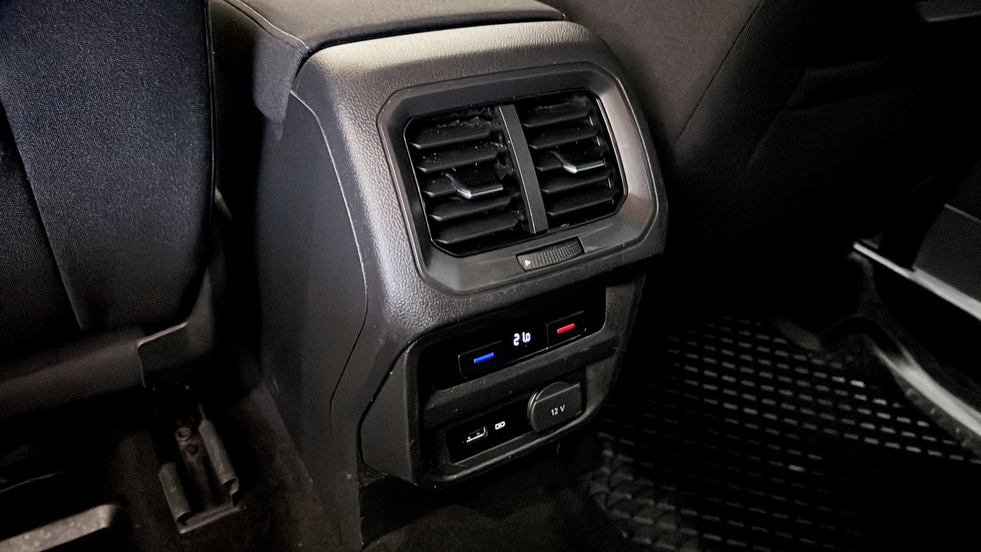 Volkswagen Tiguan YYN087