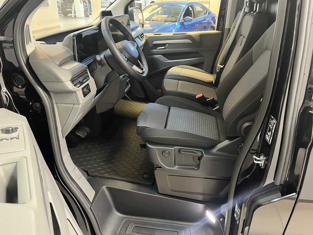 Volkswagen T7 Transporter YYR07U
