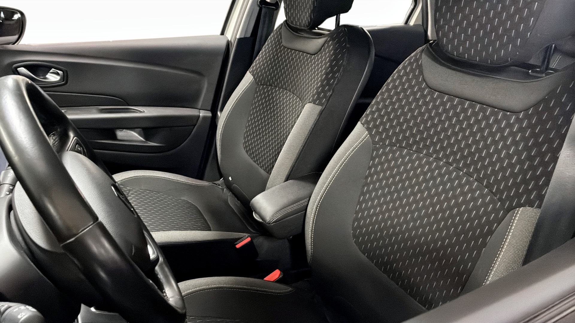 Renault Captur YZG872