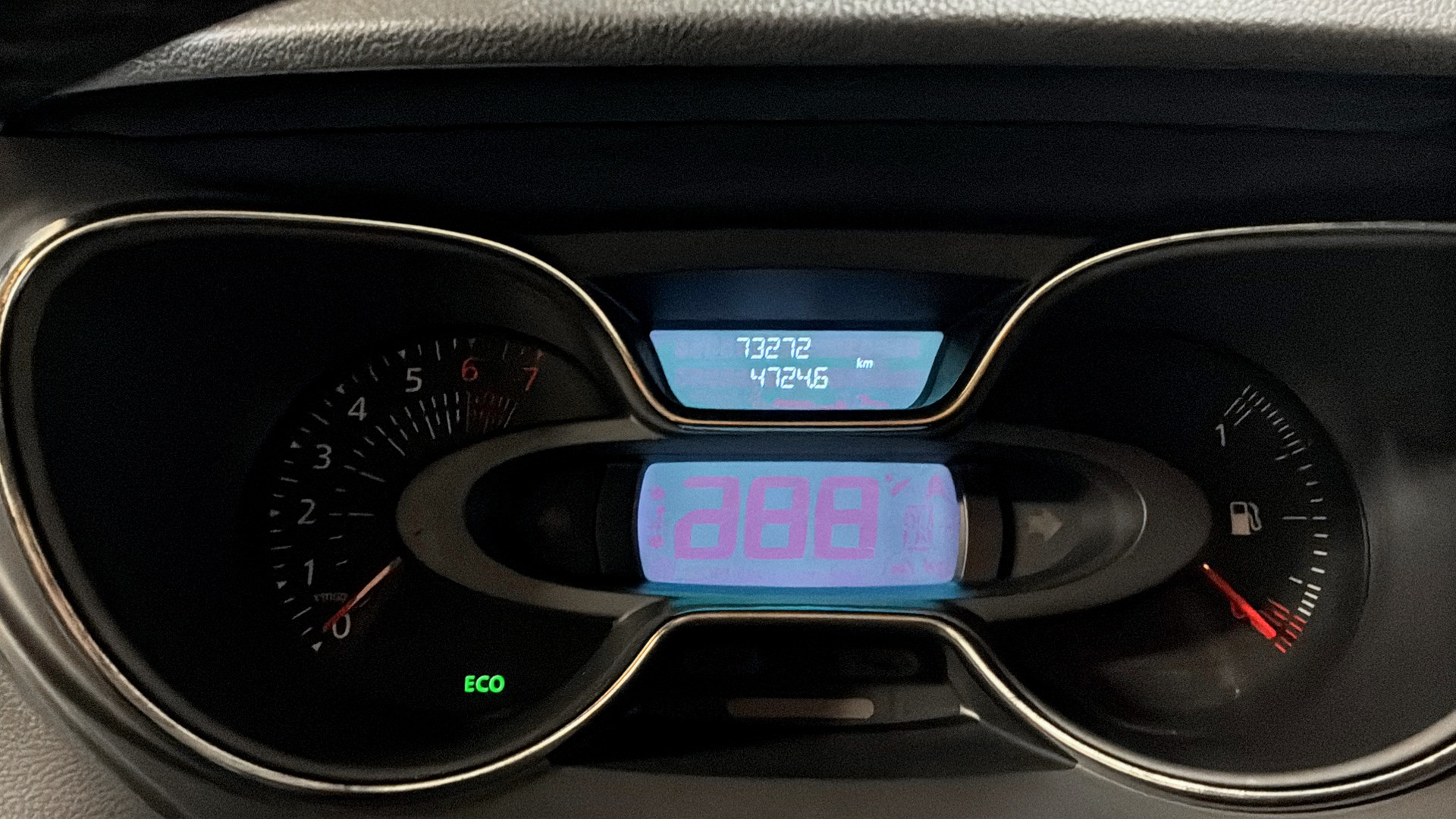 Renault Captur YZG872