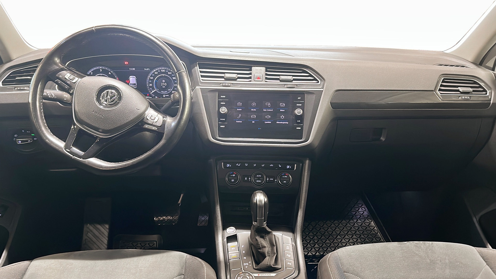 Volkswagen Tiguan YZJ178