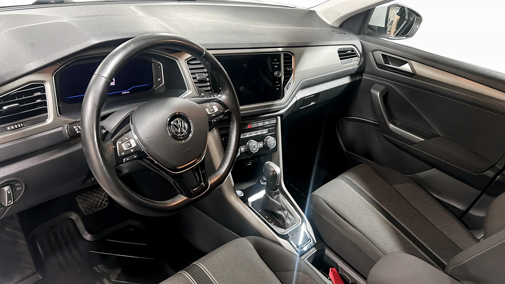 Volkswagen T-Roc YZJ71M