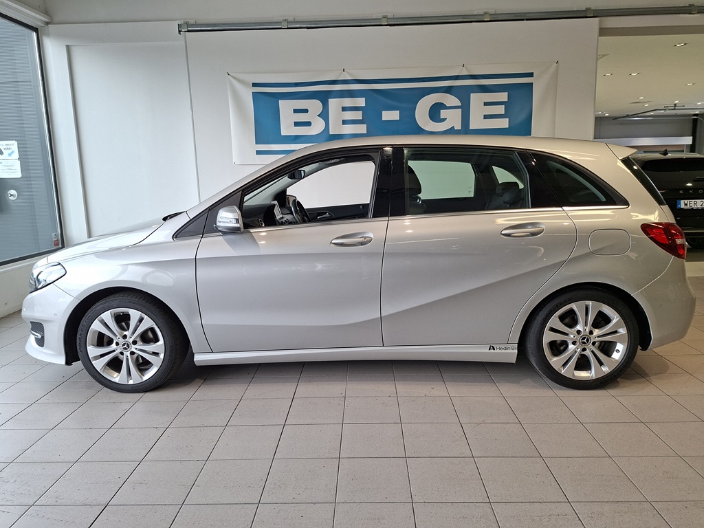 Mercedes B 180 YZL115
