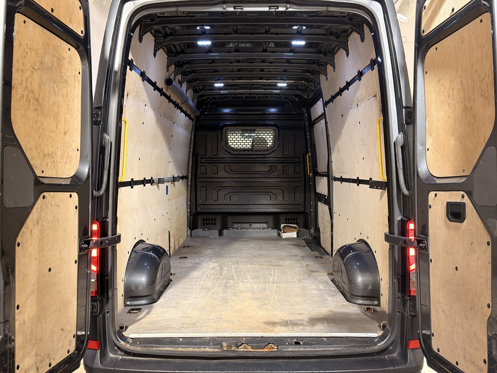 Volkswagen Crafter Skåp kort hjulbas ZAB944