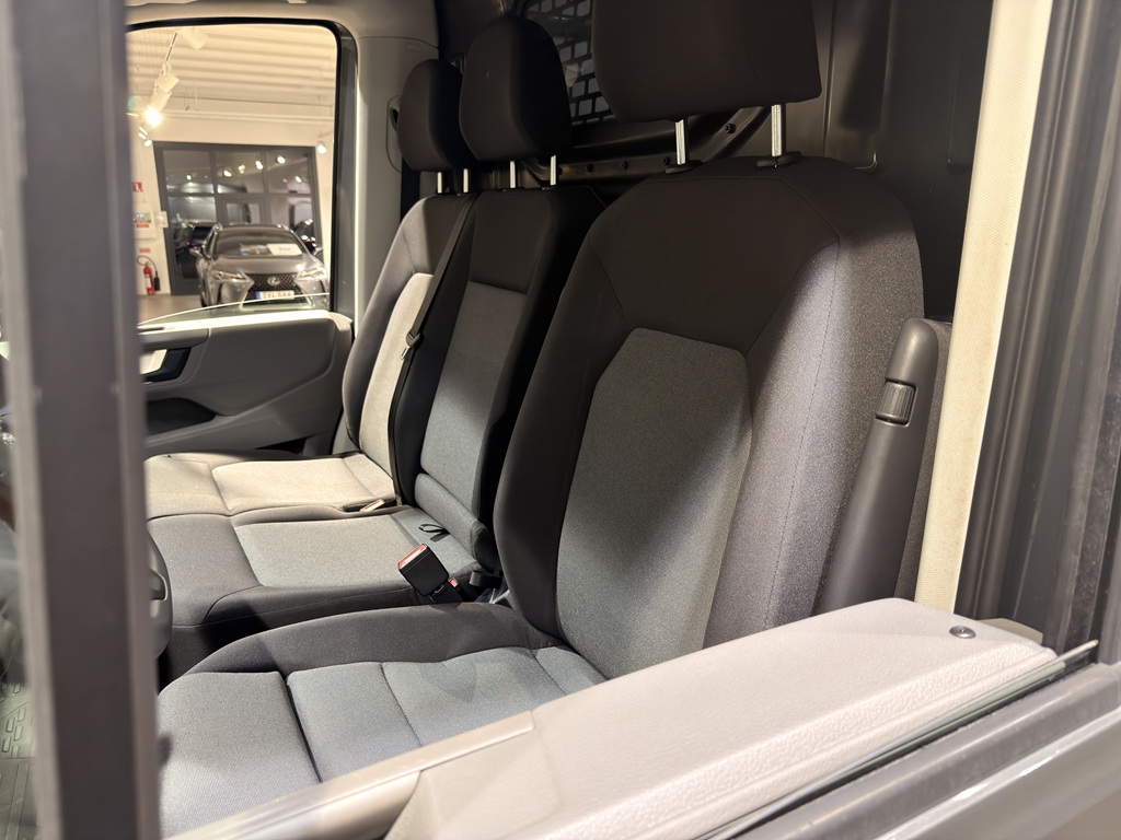 Volkswagen Crafter Skåp kort hjulbas ZAB944