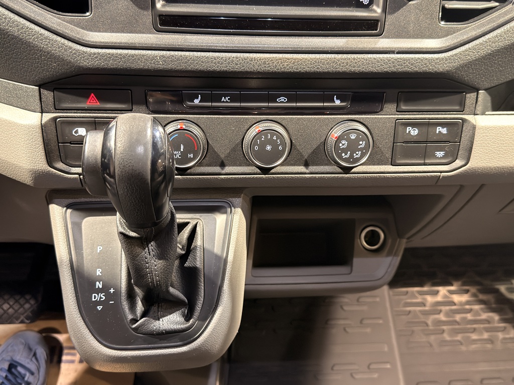 Volkswagen Crafter Skåp kort hjulbas ZAB944