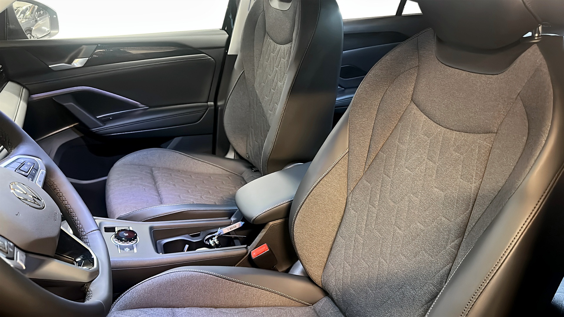 Volkswagen Tiguan ZAH54J