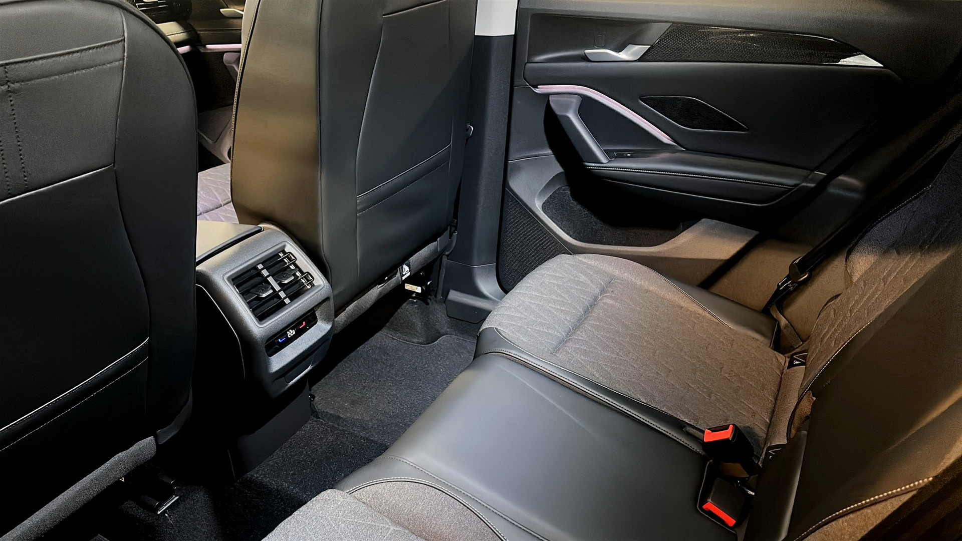Volkswagen Tiguan ZAH54J