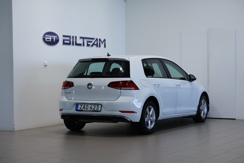 Volkswagen Golf ZAO423
