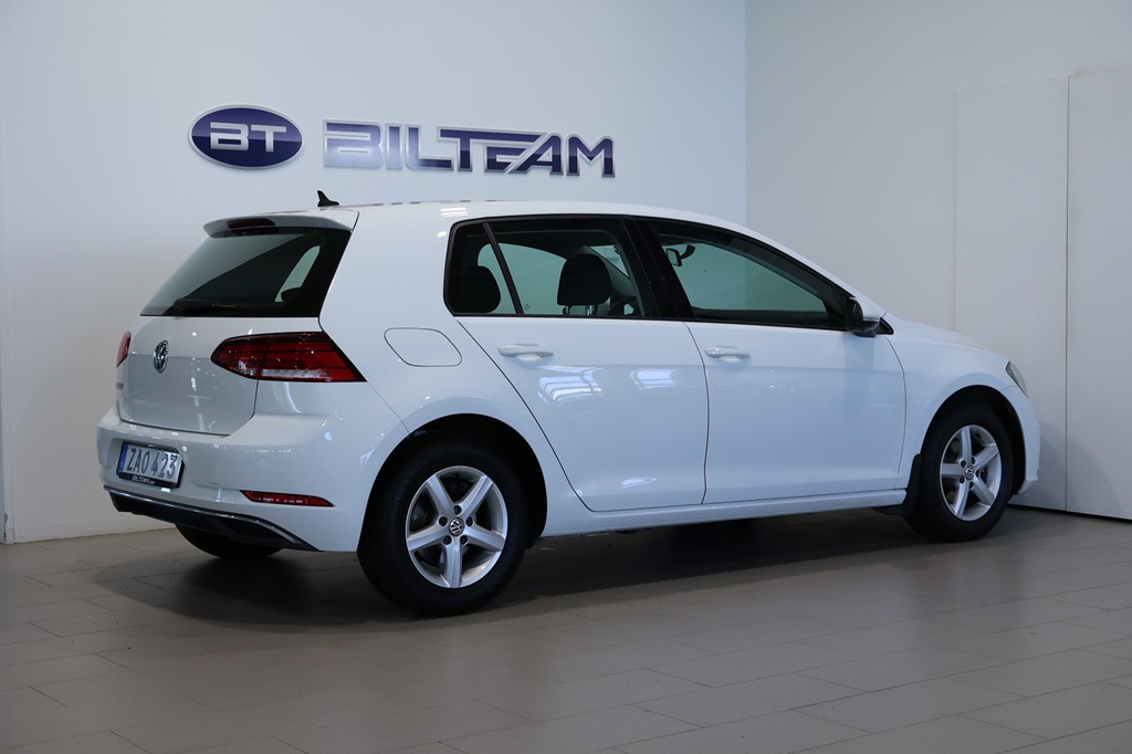 Volkswagen Golf ZAO423