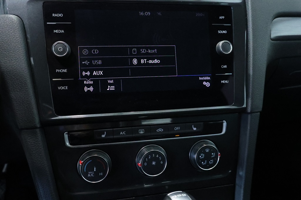 Volkswagen Golf ZAO423