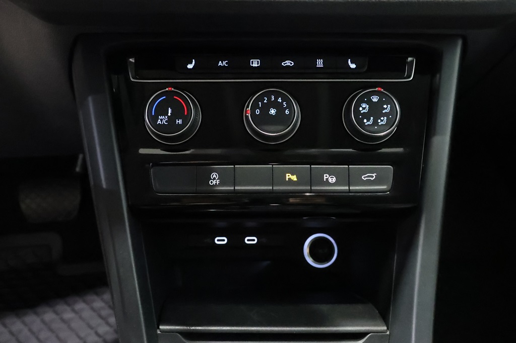 Volkswagen Touran ZDE17N