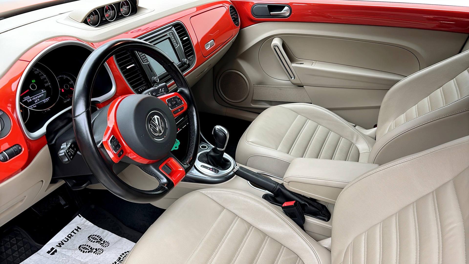 Volkswagen Beetle Cabriolet ZDM640