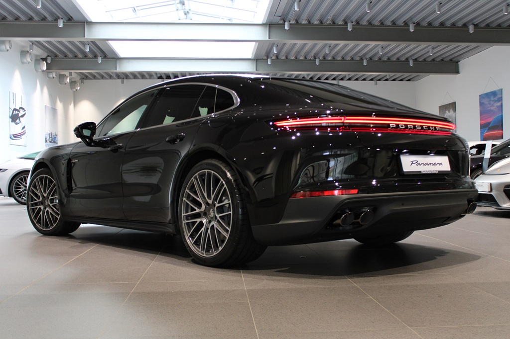 Porsche Panamera ZDR05W