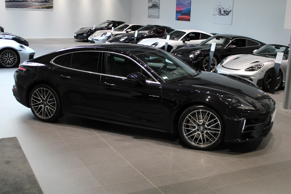 Porsche Panamera ZDR05W