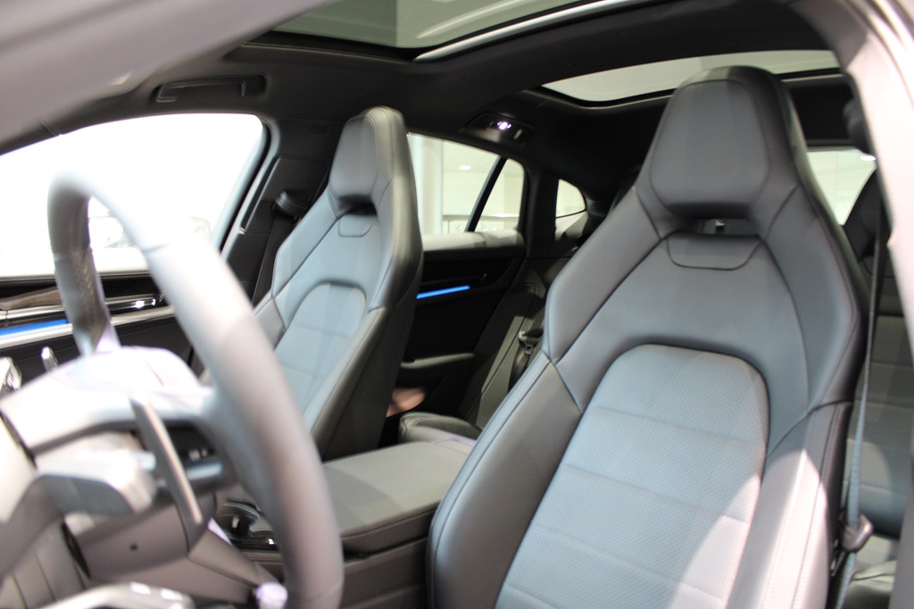 Porsche Panamera ZDR05W