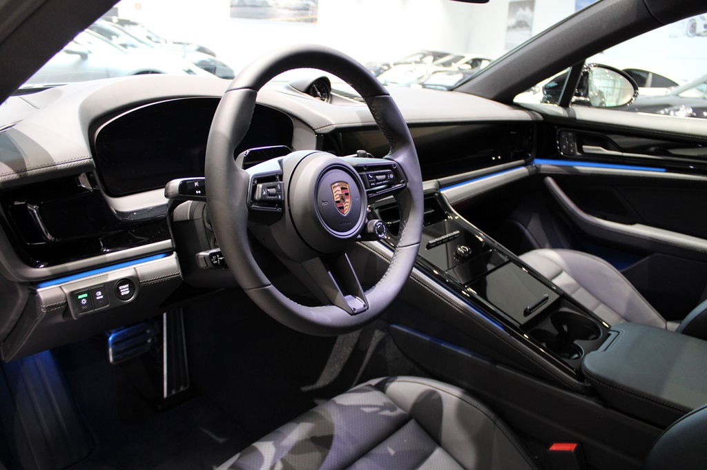 Porsche Panamera ZDR05W