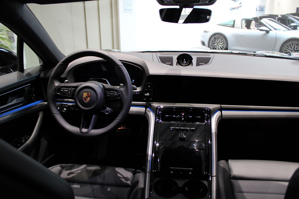 Porsche Panamera ZDR05W