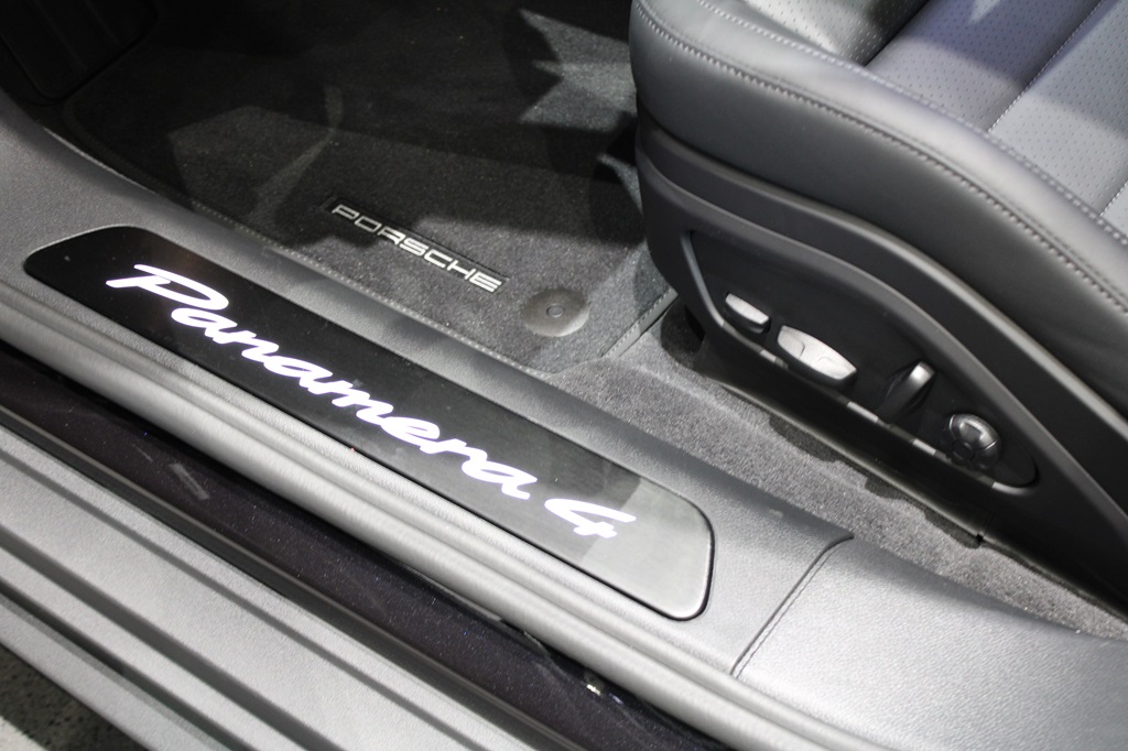 Porsche Panamera ZDR05W