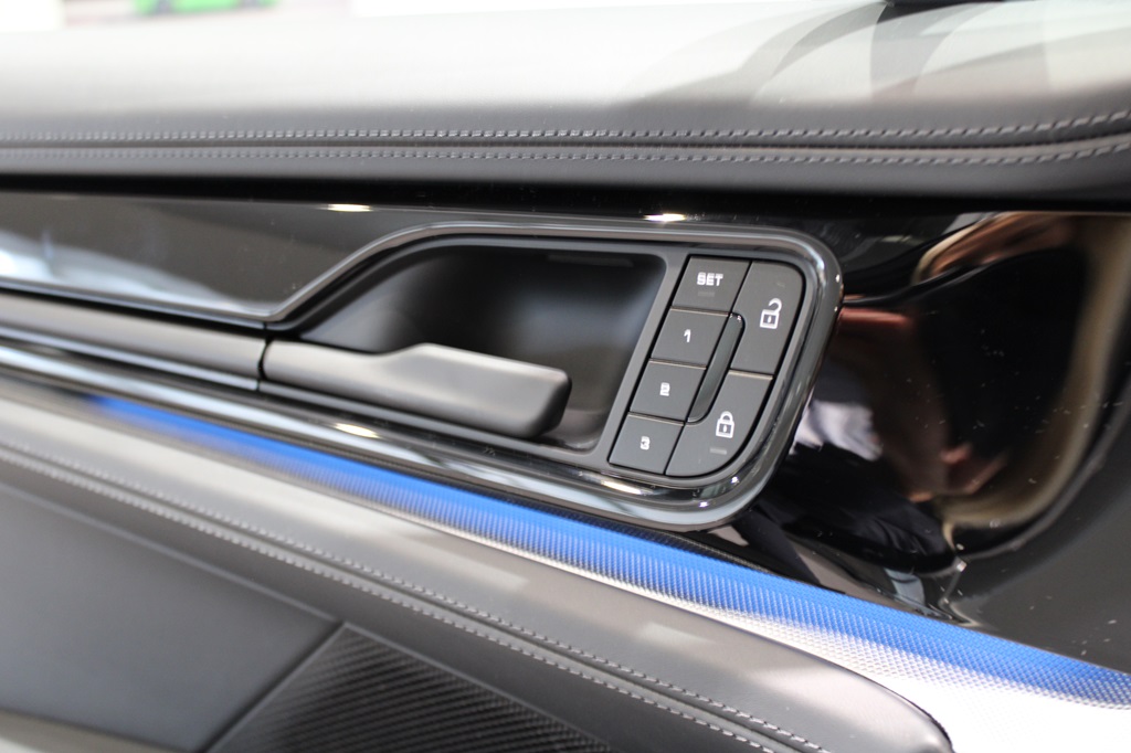 Porsche Panamera ZDR05W