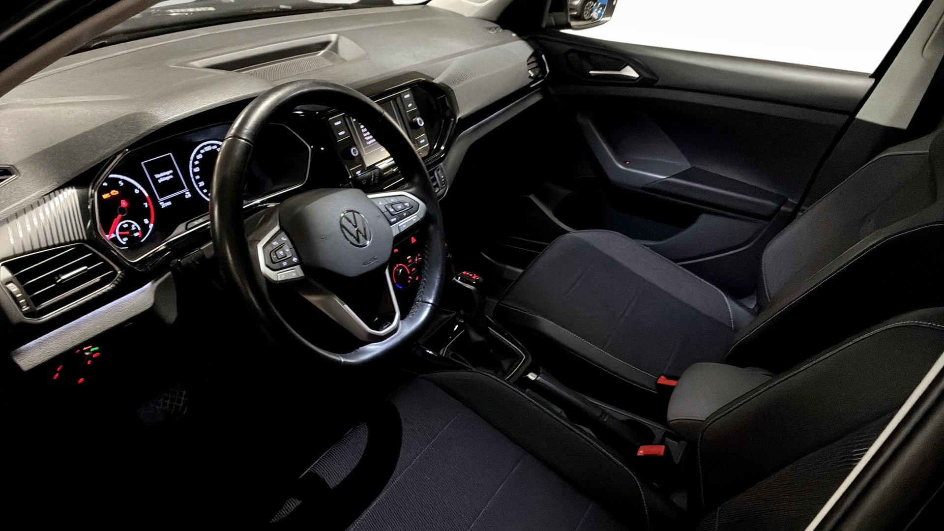 Volkswagen T-Cross ZEG12N